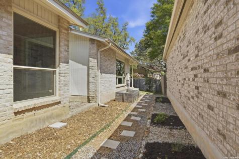 3715 Hunters Trail San Antonio TX 78230