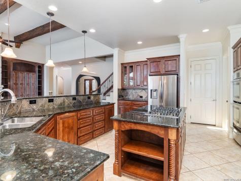 631 Sentry Hill San Antonio TX 78260