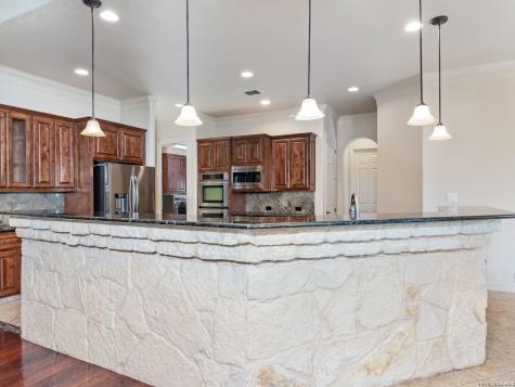 631 Sentry Hill San Antonio TX 78260