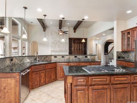 631 Sentry Hill San Antonio TX 78260