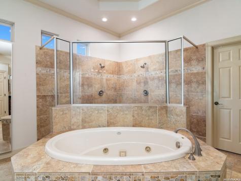 631 Sentry Hill San Antonio TX 78260