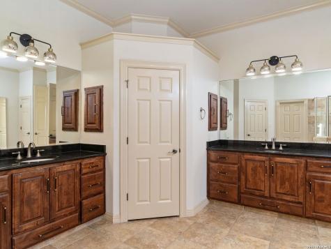 631 Sentry Hill San Antonio TX 78260