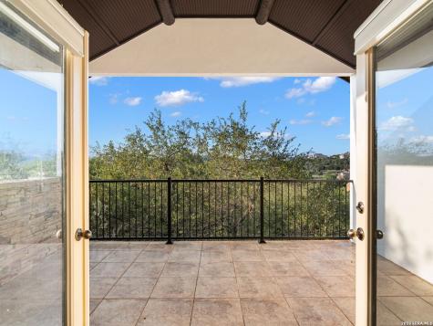 631 Sentry Hill San Antonio TX 78260