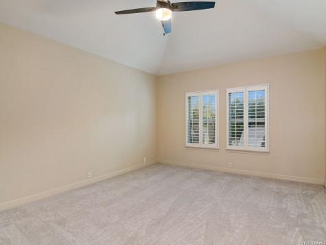 631 Sentry Hill San Antonio TX 78260