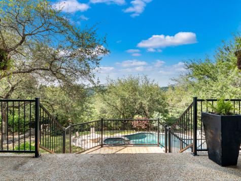 631 Sentry Hill San Antonio TX 78260