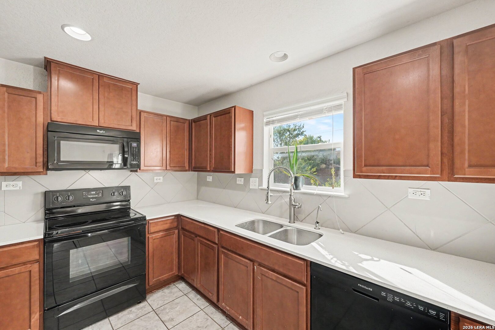 210 Granite Mist Universal City TX 78148