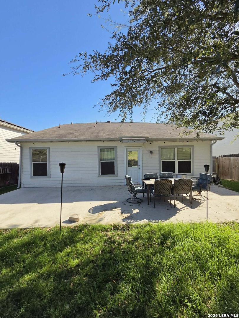 5124 Knollwood Schertz TX 78108