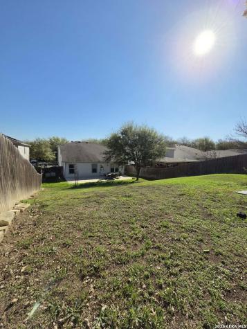 5124 Knollwood Schertz TX 78108