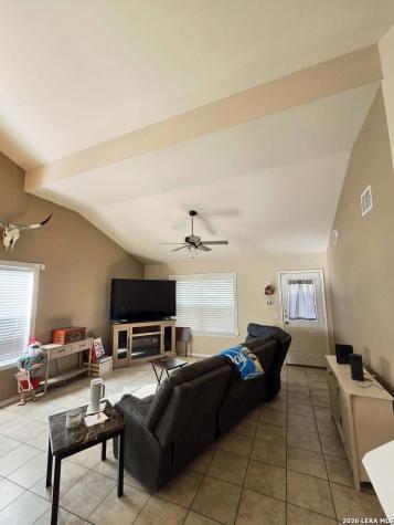 5124 Knollwood Schertz TX 78108