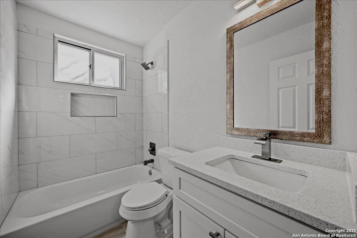 5027 Creekmoor Drive San Antonio TX 78220