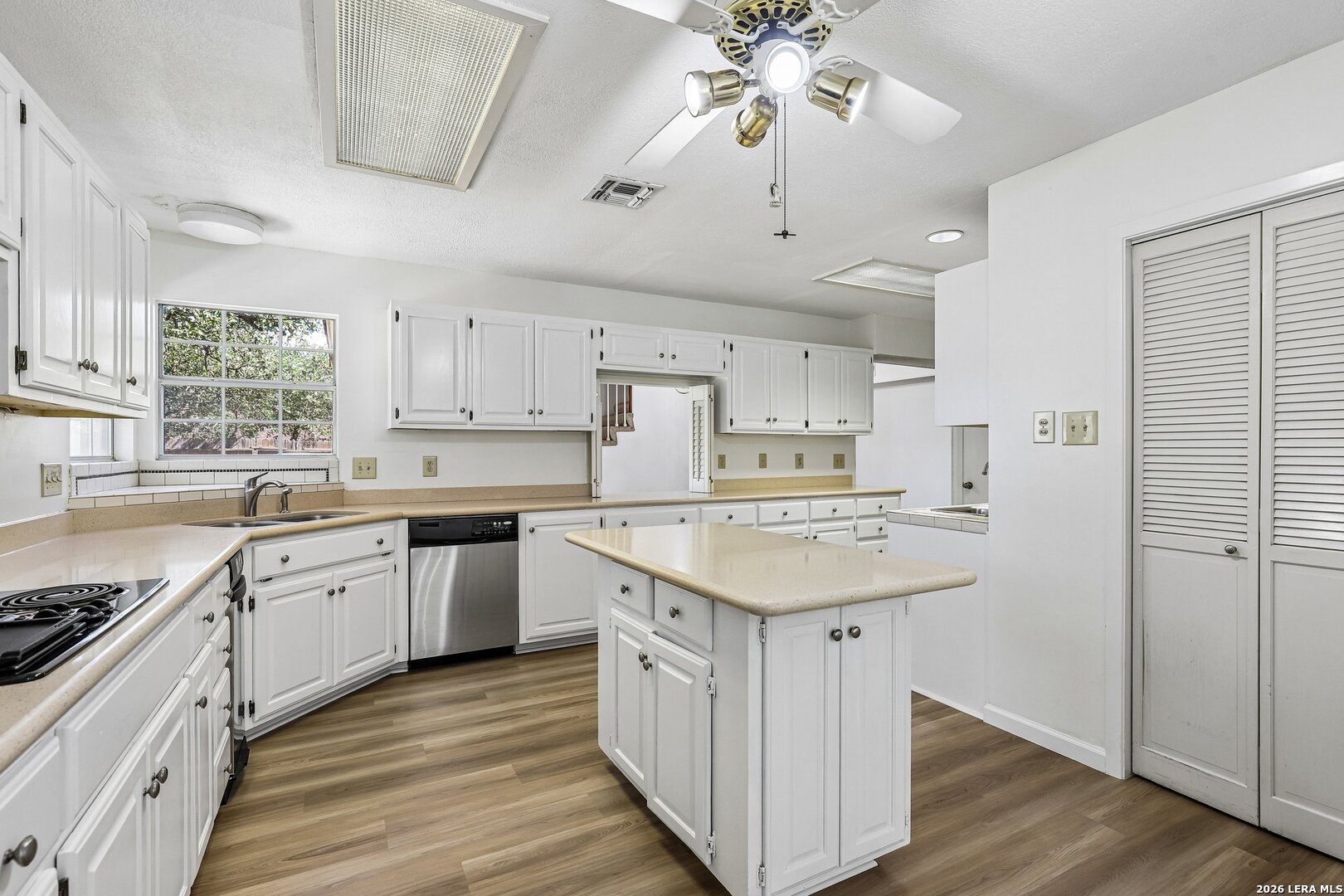 3515 Red Oak San Antonio TX 78230