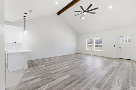 374 County Road 124 Floresville TX 78114
