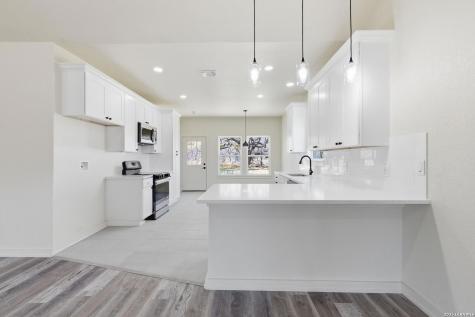 374 County Road 124 Floresville TX 78114