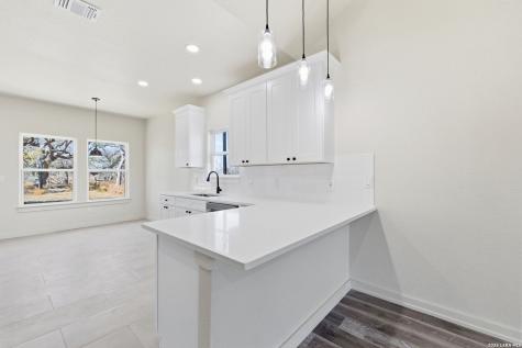 374 County Road 124 Floresville TX 78114