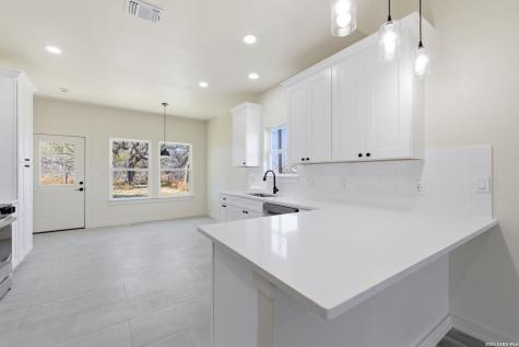 374 County Road 124 Floresville TX 78114