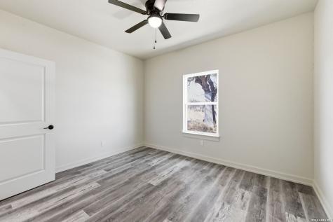 374 County Road 124 Floresville TX 78114