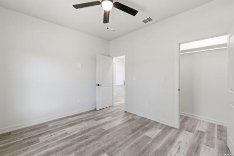 374 County Road 124 Floresville TX 78114