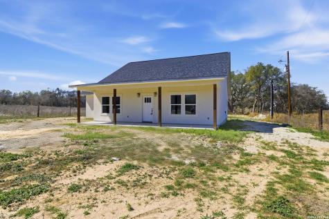 374 County Road 124 Floresville TX 78114