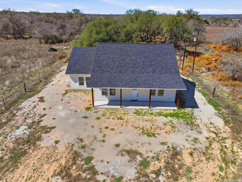 374 County Road 124 Floresville TX 78114