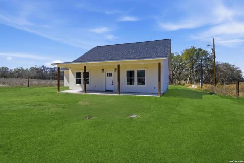 374 County Road 124 Floresville TX 78114