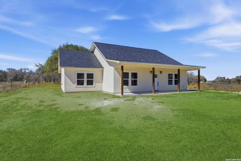 374 County Road 124 Floresville TX 78114