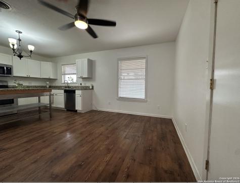 1001 Kathleen Pleasanton TX 78064