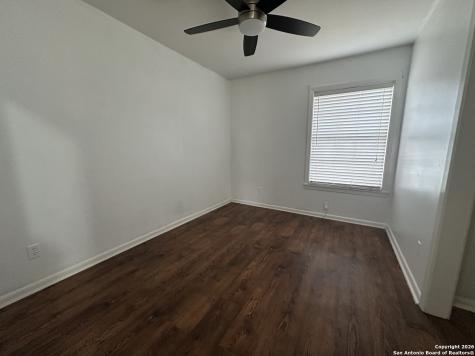 1001 Kathleen Pleasanton TX 78064