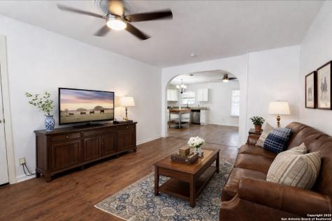 1001 Kathleen Pleasanton TX 78064
