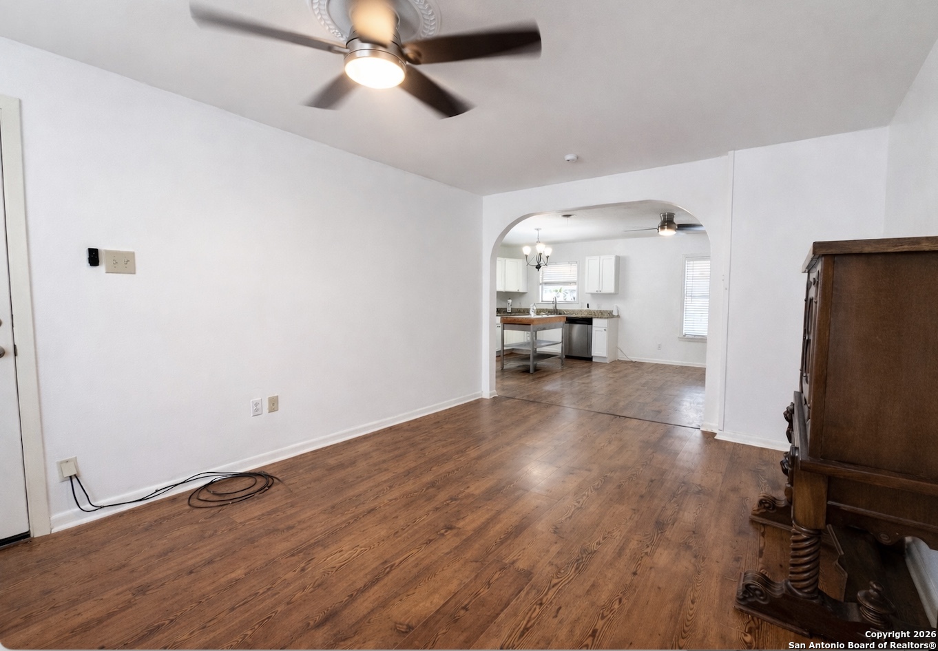 1001 Kathleen Pleasanton TX 78064