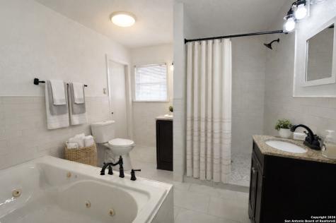 1001 Kathleen Pleasanton TX 78064
