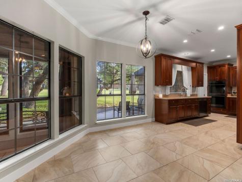8638 Classic Oaks Lane San Antonio TX 78255