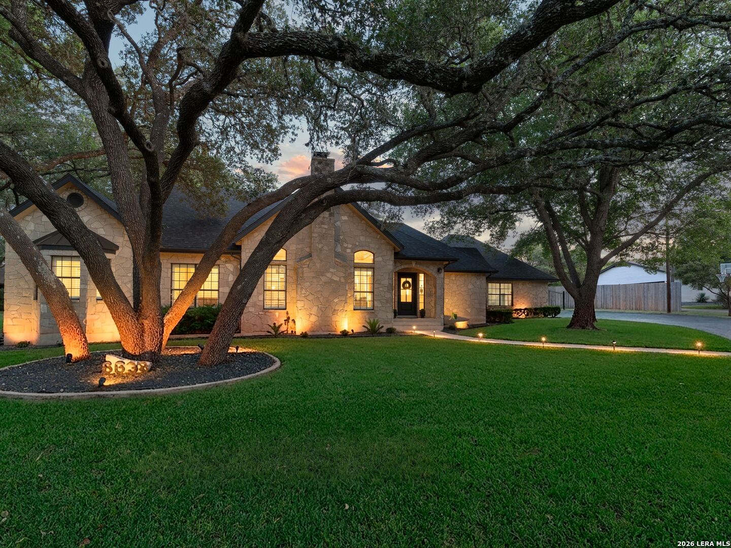 8638 Classic Oaks Lane San Antonio TX 78255