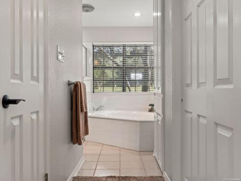 8638 Classic Oaks Lane San Antonio TX 78255