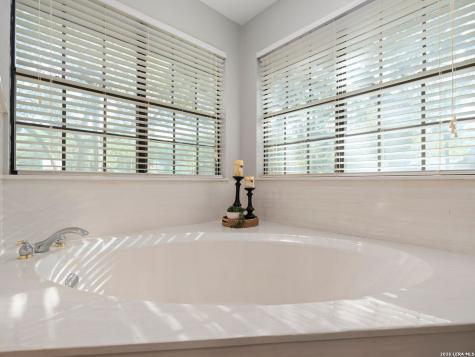 8638 Classic Oaks Lane San Antonio TX 78255