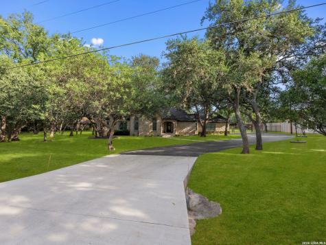 8638 Classic Oaks Lane San Antonio TX 78255