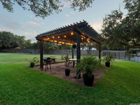 8638 Classic Oaks Lane San Antonio TX 78255