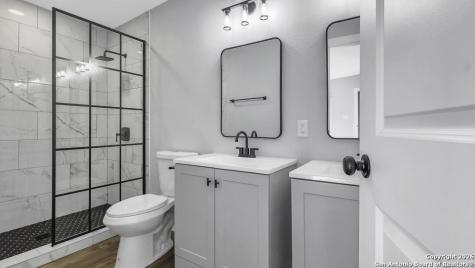 219 Saint James San Antonio TX 78202