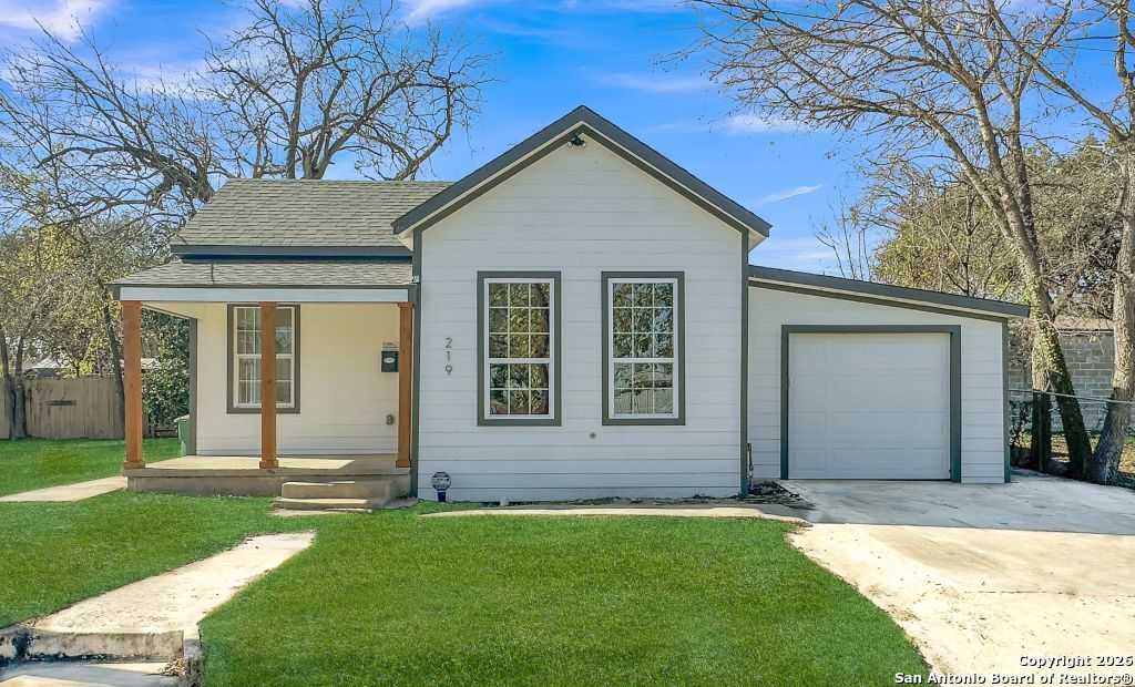 219 Saint James San Antonio TX 78202
