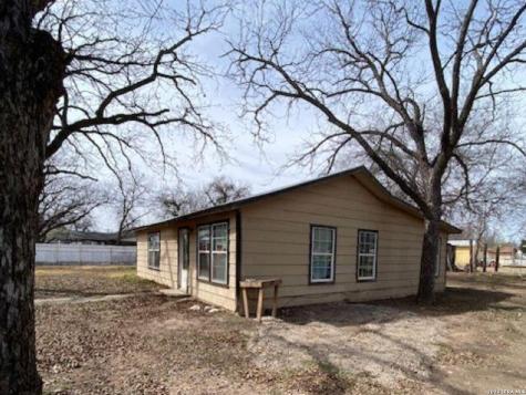 316 Geraldine Uvalde TX 78801