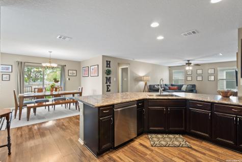 10319 Fort Davis San Antonio TX 78245