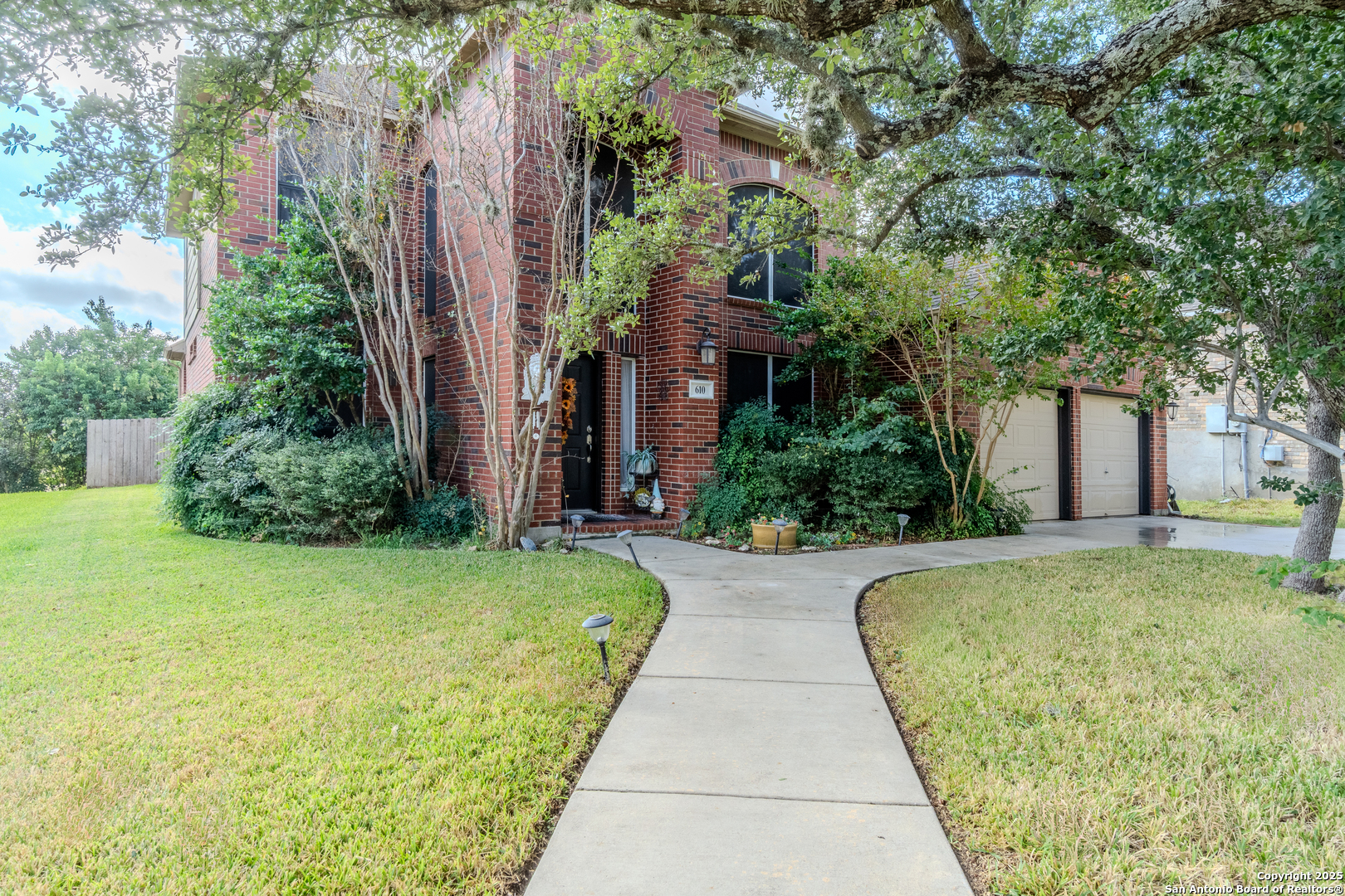 610 Mello Oak San Antonio TX 78258