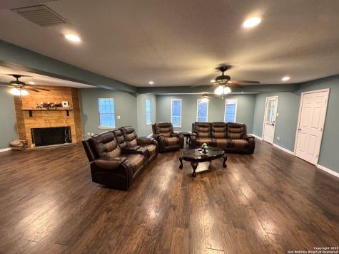 101 Ghent Place Portland TX 78374