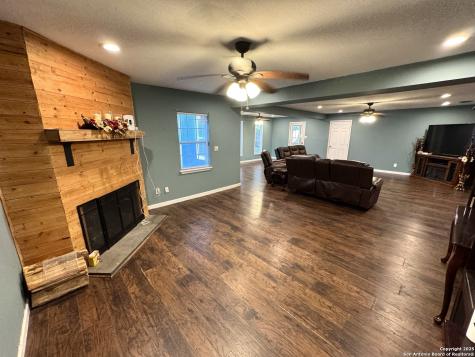 101 Ghent Place Portland TX 78374