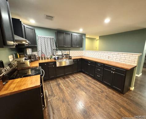 101 Ghent Place Portland TX 78374