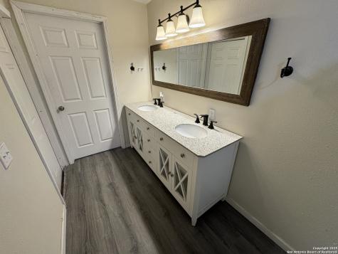 101 Ghent Place Portland TX 78374