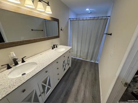 101 Ghent Place Portland TX 78374