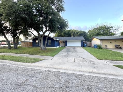 101 Ghent Place Portland TX 78374