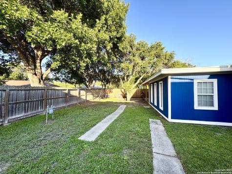 101 Ghent Place Portland TX 78374