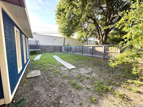101 Ghent Place Portland TX 78374