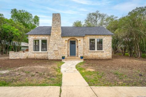 515 E Mountain Street Seguin TX 78155